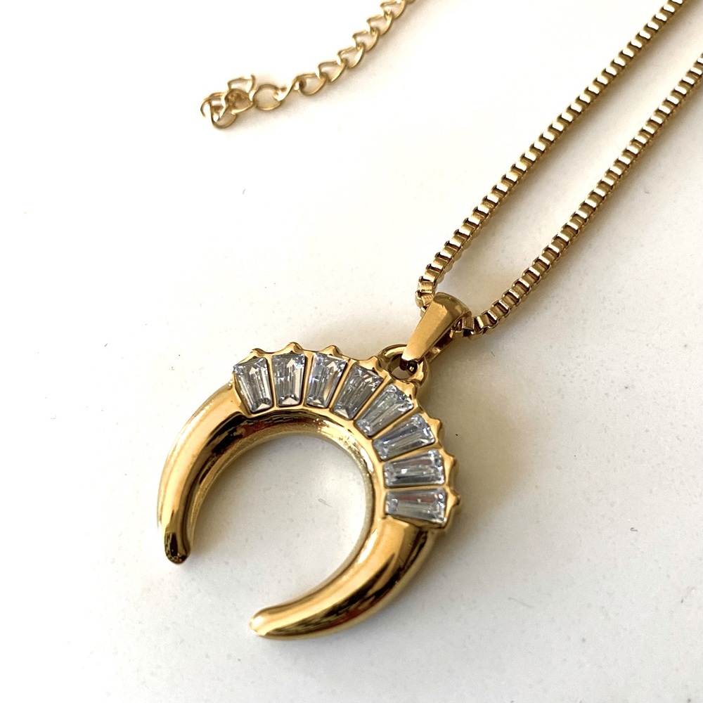 Slide Jewels Crescent Necklace